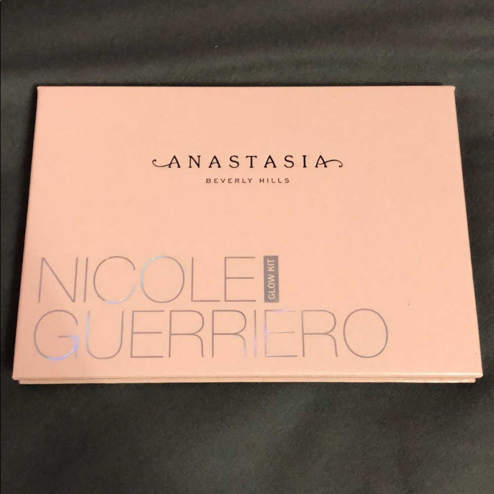 Anastasia Nicole Gueriero Glow Kit